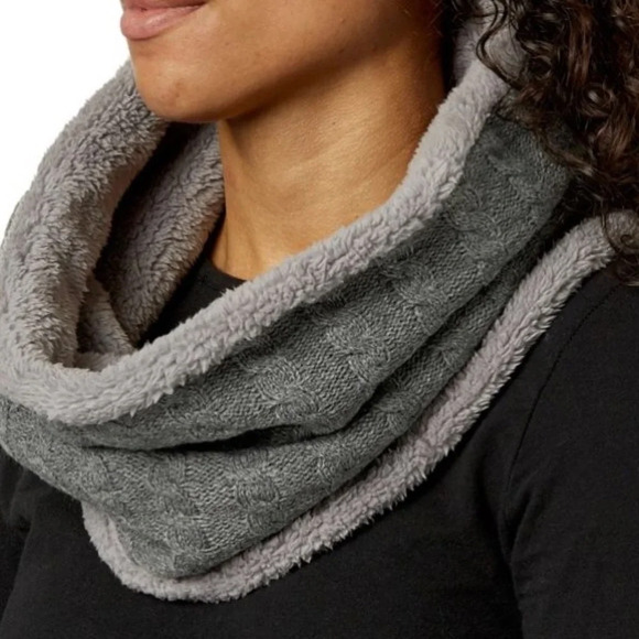 ☕️3️⃣for💲3️⃣0️⃣! Gloves and scarf set! - Picture 4 of 4